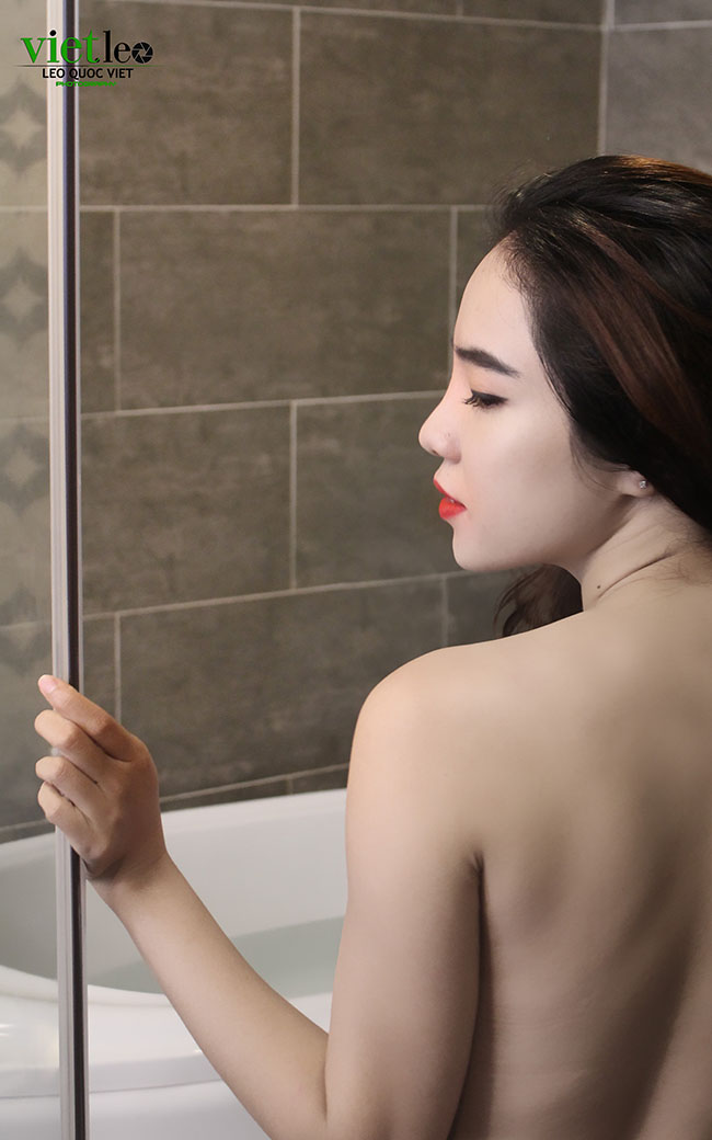 Chinh Nguyễn nóng bỏng cùng Thủy Lê 