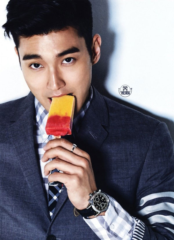 Choi Si Won lại  tạp chí L'Officiel Hommes tháng 7 - 2015. 