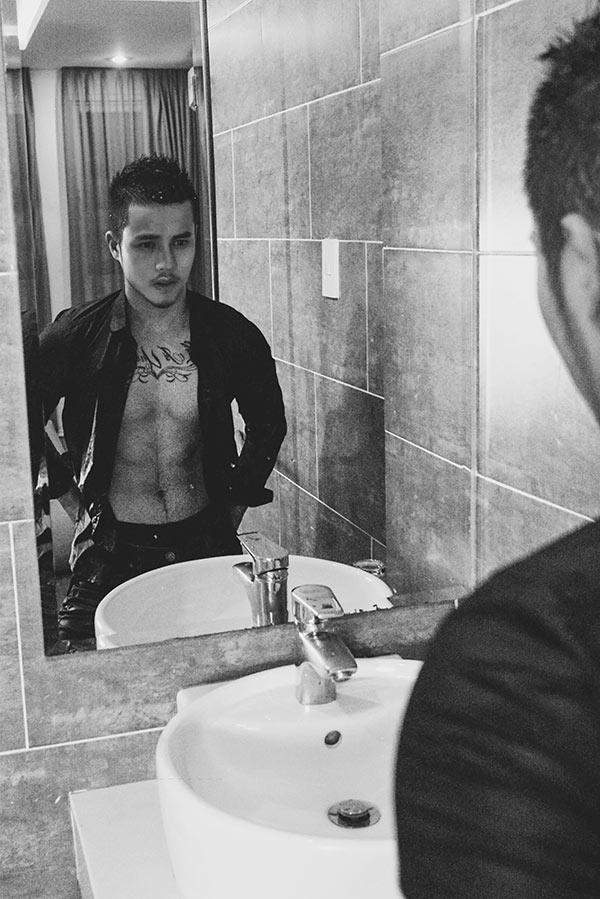 Jon Triệu khoe body khỏe khoắn