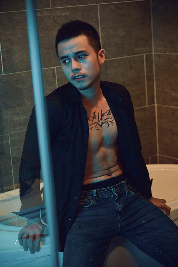 Jon Triệu khoe body khỏe khoắn