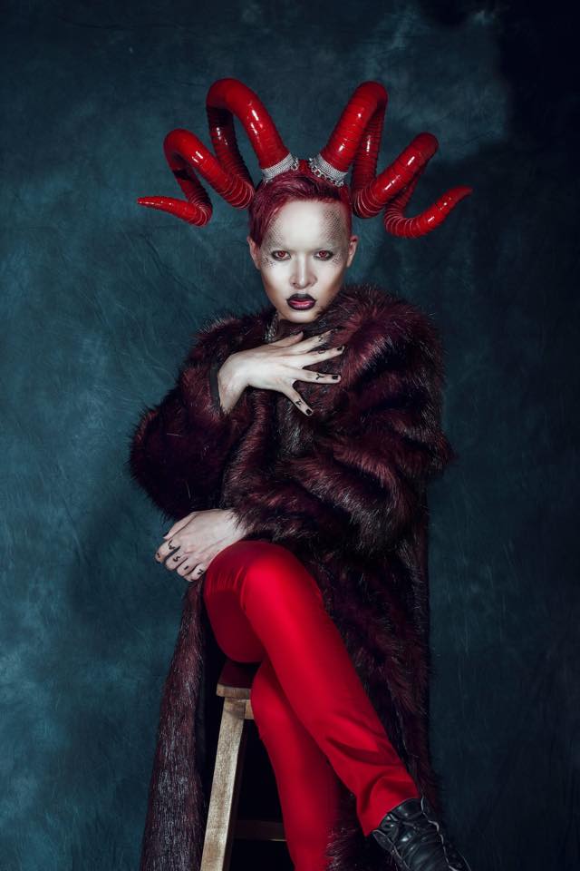 Lý Trường Giới diện trang phục trăm triệu đoạt giải hoa hậu 