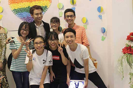 Kullboy sim sua tham dự ngày LGBT tại Huê