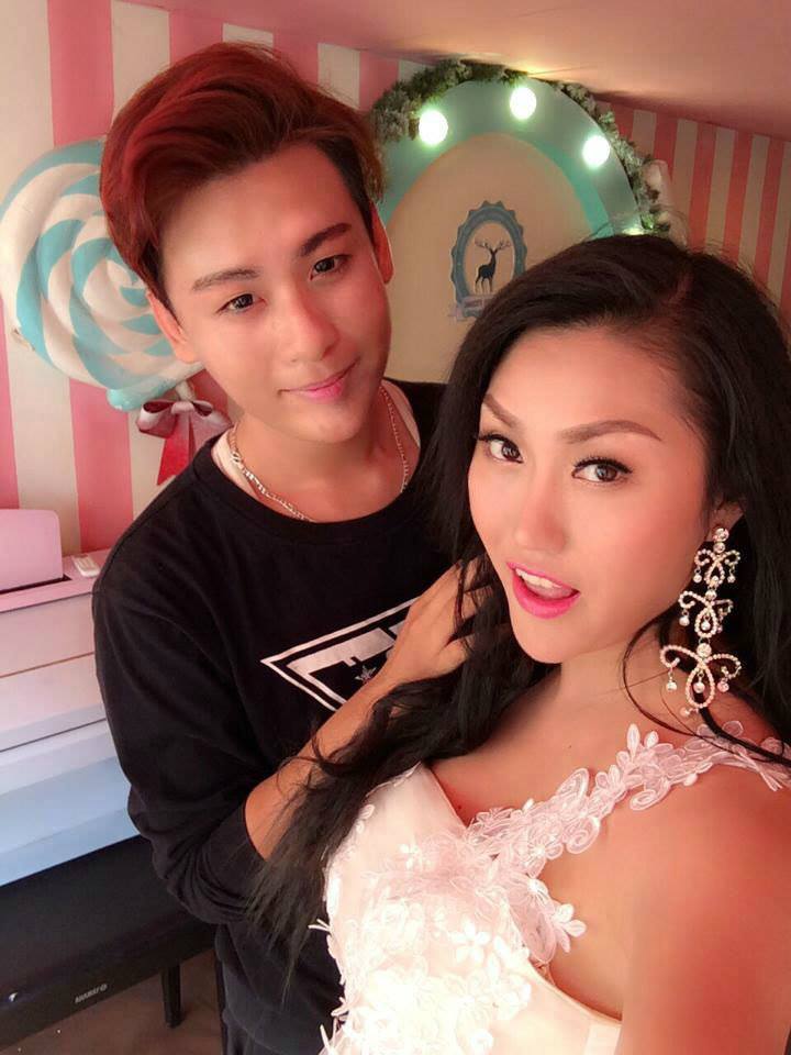 Cuộc phỏng vấn thú vị với chuyên gia make up showbiz Việt Sim Sữa và công việc làm đẹp cho những người đẹp nổi tiếng