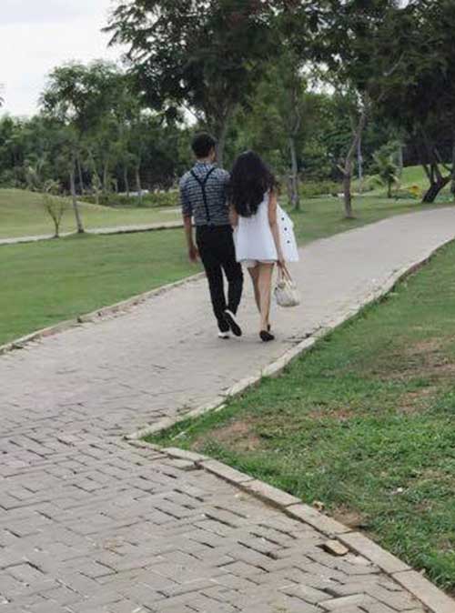 Bắt gặp Sim Sữa hẹn hò với bản sao Nhật Kim Anh