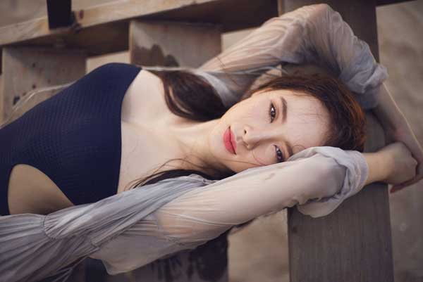 Angela Phương Trinh gợi cảm bikini