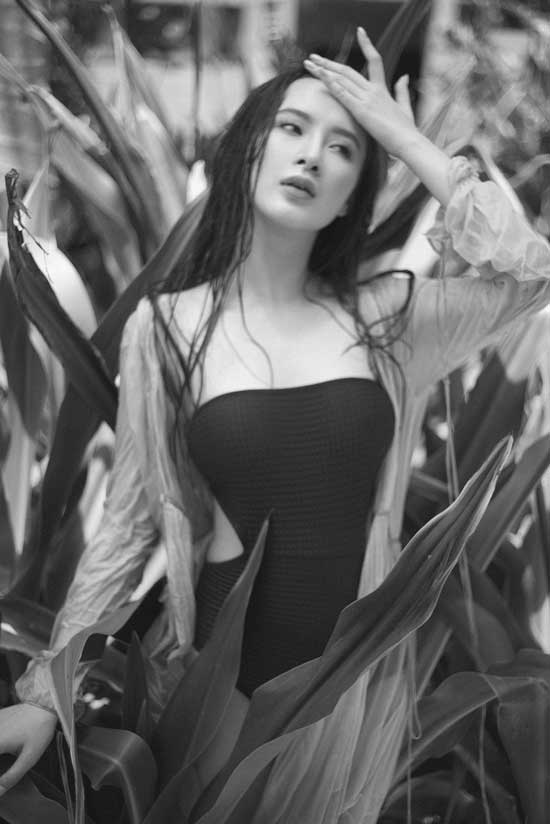 Angela Phương Trinh gợi cảm bikini