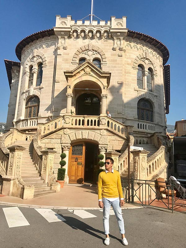 Hot boy du lịch Chinh Nguyễn hứng khởi dạo trời  u