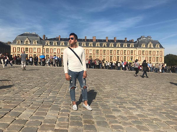 Hot boy du lịch Chinh Nguyễn hứng khởi dạo trời  u