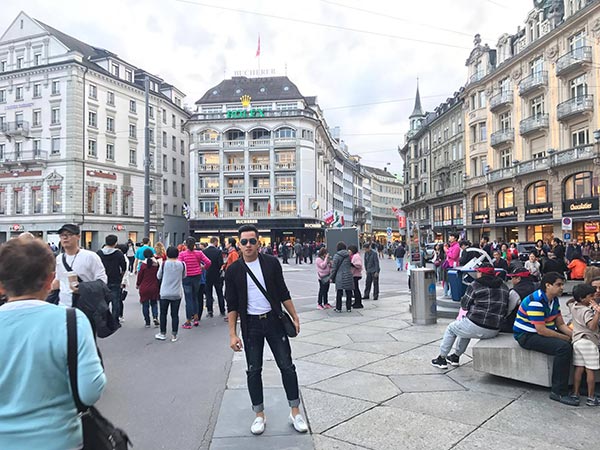 Hot boy du lịch Chinh Nguyễn hứng khởi dạo trời  u