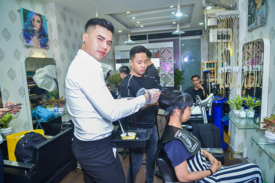 Hot boy du lịch Chinh Nguyễn