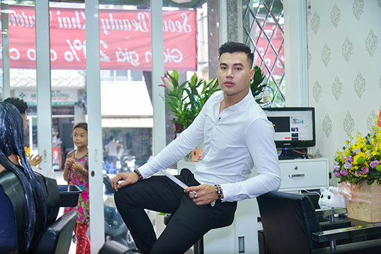 Hot boy du lịch Chinh Nguyễn