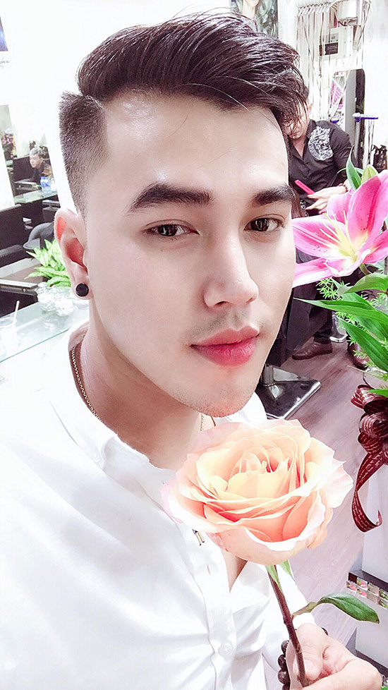 Hot boy du lịch Chinh Nguyễn