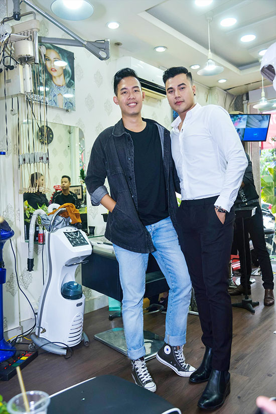 Hot boy du lịch Chinh Nguyễn