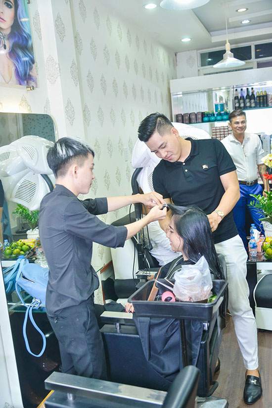 Hot boy du lịch Chinh Nguyễn