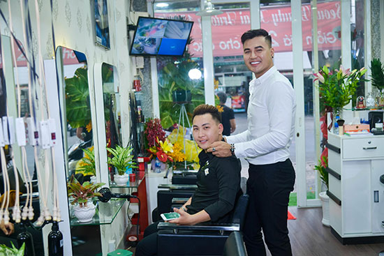 Hot boy du lịch Chinh Nguyễn