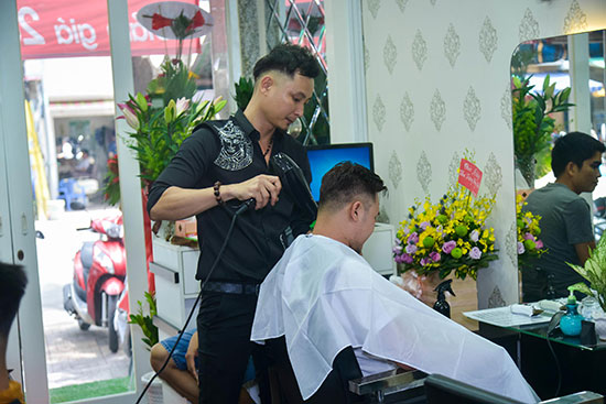 Hot boy du lịch Chinh Nguyễn