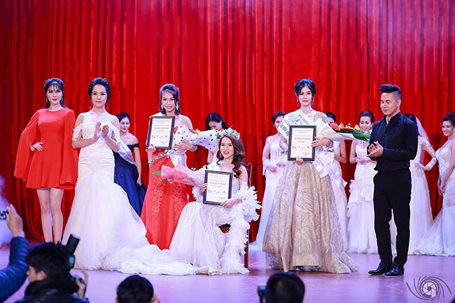 Người đẹp TpHCM đoạt vương miện Hoa khôi Thời trang Việt Nam 2017