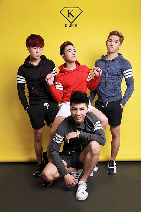 Khoa Karchi shop với trang phục thu đông