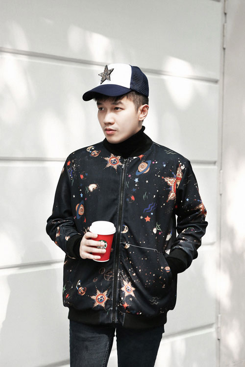 Lê Minh Ngọc dạo phố cuối đông