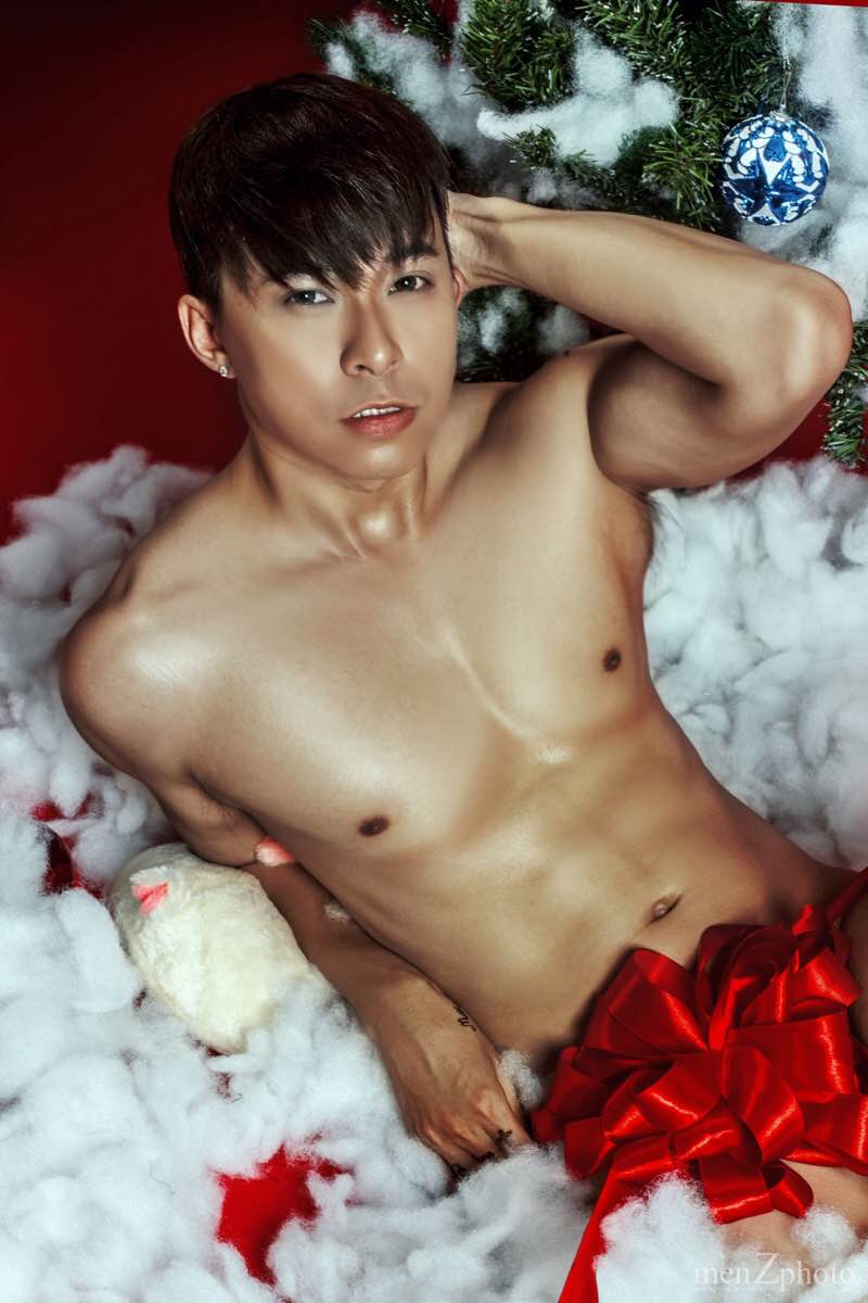 Max Lee đốt cháy giáng sinh với bộ ảnh mới