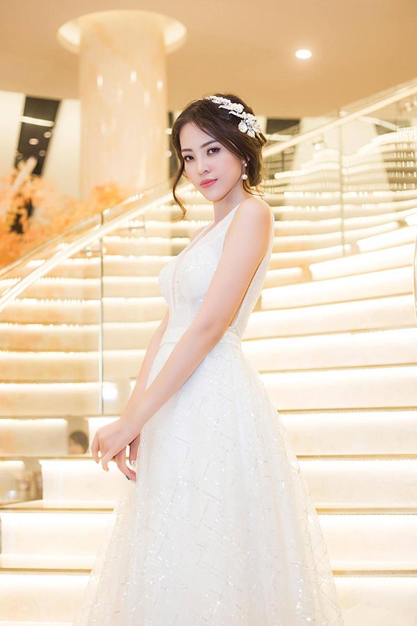 My Lê diện váy nghìn đô dự sự kiện gây thương nhớ