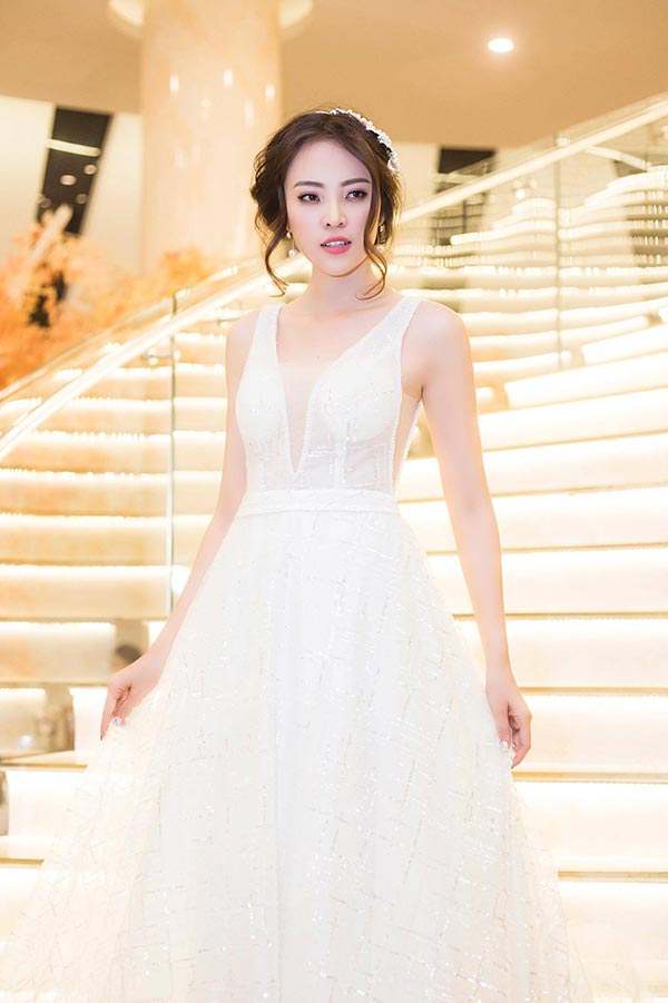 My Lê diện váy nghìn đô dự sự kiện gây thương nhớ