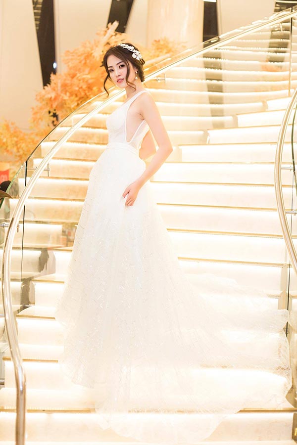 My Lê diện váy nghìn đô dự sự kiện gây thương nhớ