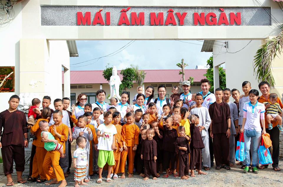 Người đẹp và lòng nhân ái