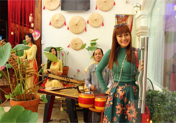 Hotgirl du lịch Nhật Thảo với gương mặt lạ lẫm dự event