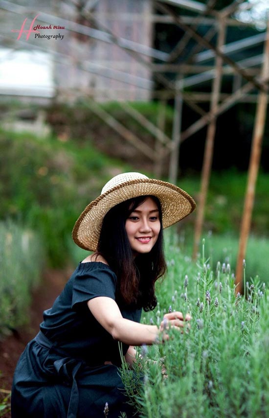 Hot girl Du Lịch Nhật Thảo giản dị thân thiện khi đi Tour
