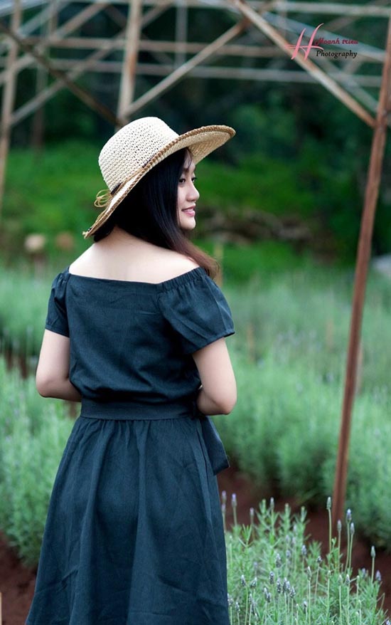 Hot girl Du Lịch Nhật Thảo giản dị thân thiện khi đi Tour