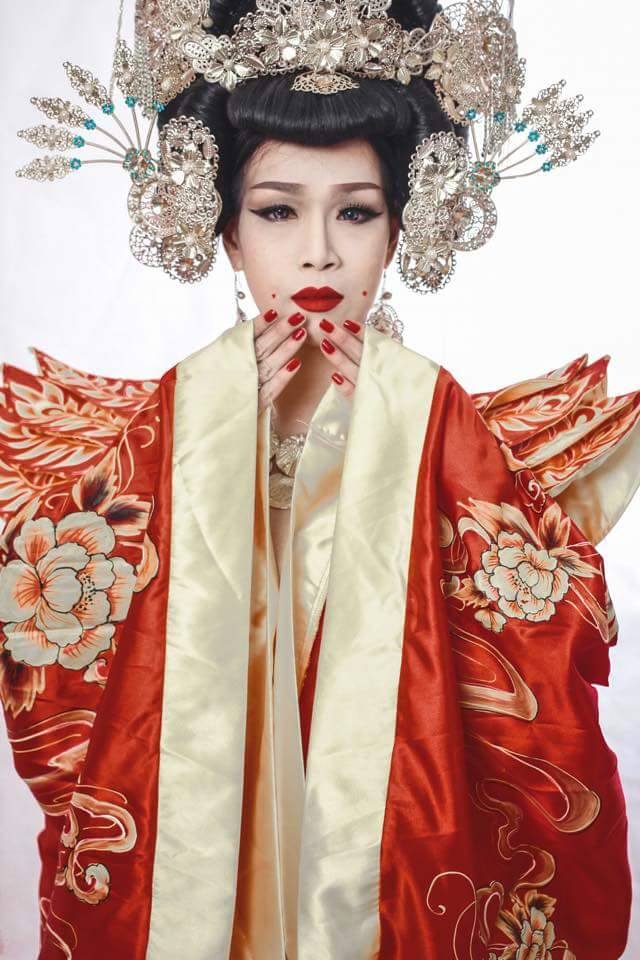 Sim Sữa đã giúp hoa hậu chuyển giới Trương Hạ Vy hoá thân thành Võ Tắc Thiên đẹp lộng lẫy