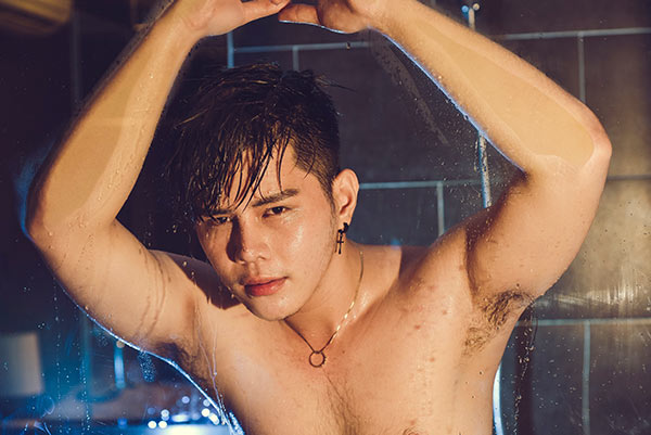 Ưu Đàm với vẻ đẹp thiêu đốt ánh nhìn