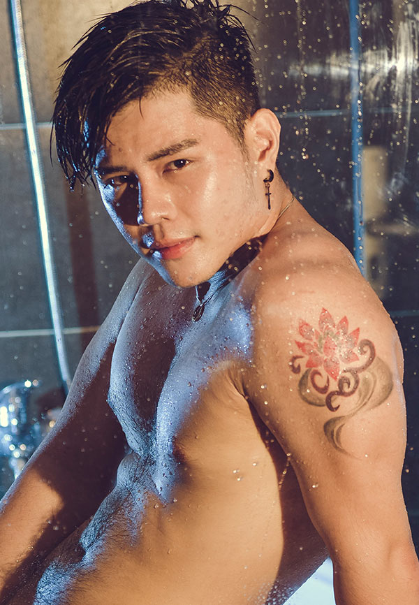 Ưu Đàm với vẻ đẹp thiêu đốt ánh nhìn