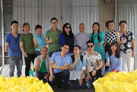 MC Anh Quân và chuyến đi từ thiện mùa Trung Thu