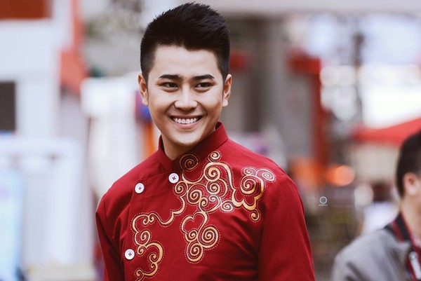 Sau gần 1 tuần chống chọi với cơn bạo bệnh bất chợt, đến trưa ngày hôm nay, MC Quang Minh đã trút hơi thở cuối cùng tại nhà riêng.