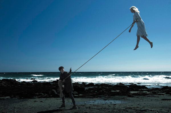 Miss Peregrine  poster 2016