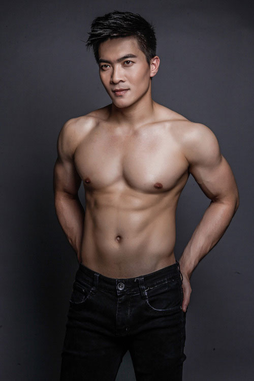 Hoàng tử xiếc Quốc Cơ mang nét đẹp lãng tử