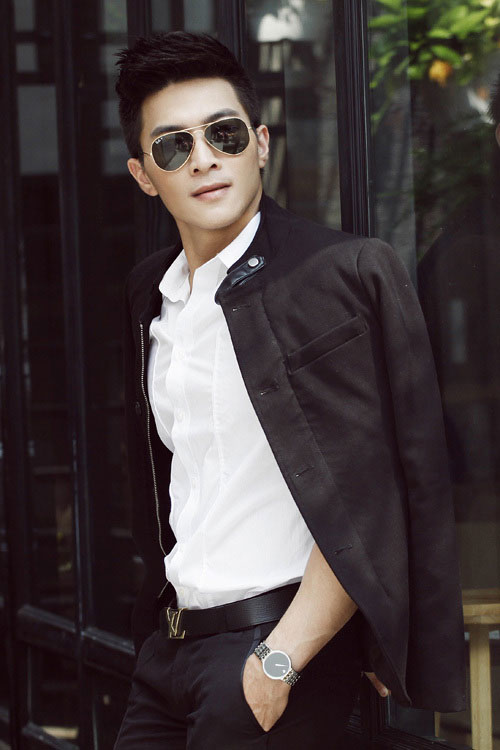 Hoàng tử xiếc Quốc Cơ mang nét đẹp lãng tử