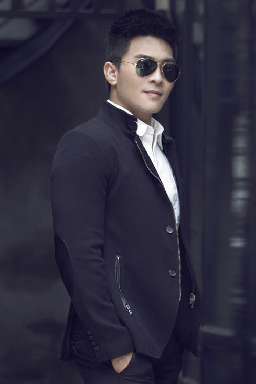 Hoàng tử xiếc Quốc Cơ mang nét đẹp lãng tử