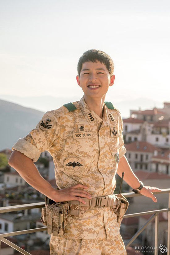 Song Joong Ki - Descendants of the Sun ( Hậu duệ mặt trời )