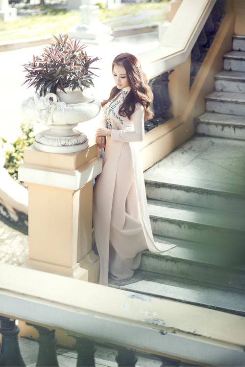 ca sĩ hải ngoại Lam Anh hoài cổ áo dài