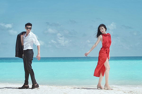 Noo Phước Thịnh vừa hé lộ một số hình ảnh và trailer của phim ngắn 'Love in Maldives - Chuyện tình Maldives'. Đây là dự án phim ngắn của nam ca sĩ, còn Thủy Tiên đóng vai trò khách mời. 