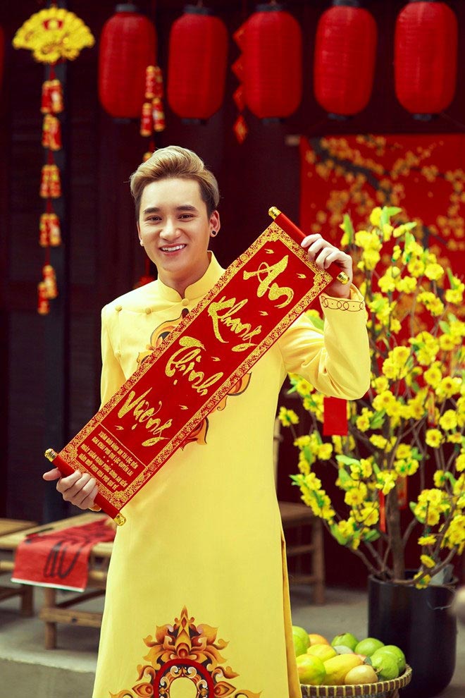 Phan Mạnh Quỳnh tung ảnh chúc xuân khán giả