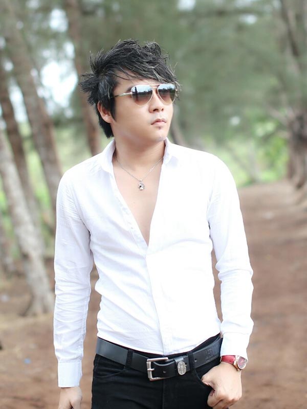 Chàng ca sĩ miền tây Thiên Bảo