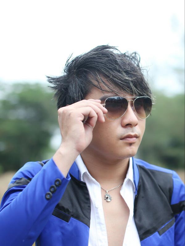 Chàng ca sĩ miền tây Thiên Bảo