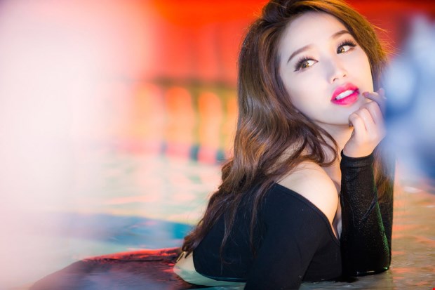 Bảo Thy sexy trong MV Im Sorry Babe