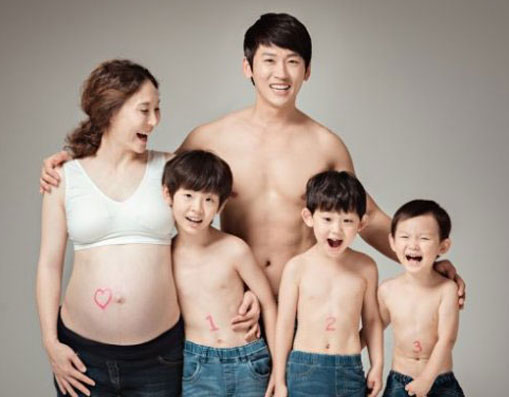 Park Ji Heon hạnh phúc với gia đình lớn