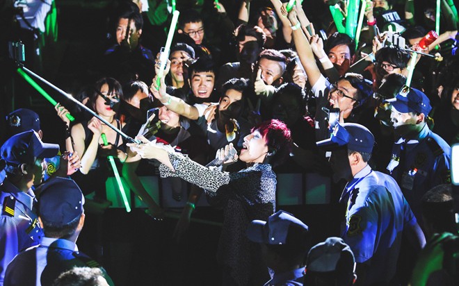 Sơn Tùng M-TP live show Chuyến bay đầu tiên