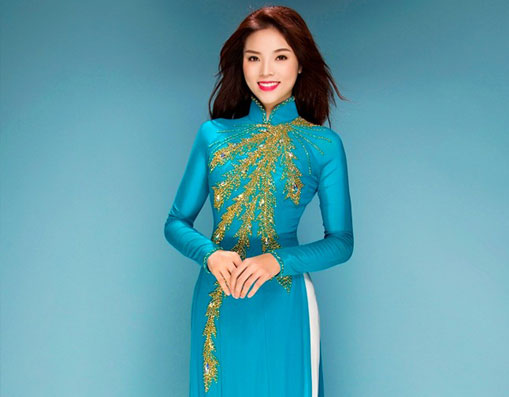 Hoa hậu Kỳ Duyên nền nã áo dài Tết
